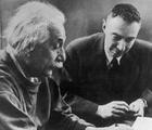 Einstein e Oppenheimer