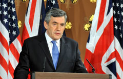 Barack Obama e Gordon Brown (Epa)