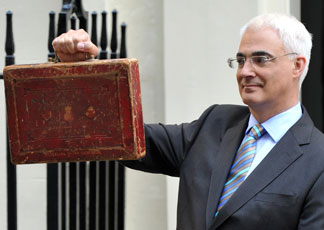 La Gran Bretagna vara aiuti all'economia per 2,8 miliardi (AFP Photo/Leon Neal)