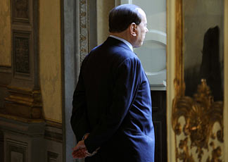 Il presidente del Consiglio Silvio Berlusconi a Palazzo Chigi (Ansa/Giuseppe Giglia)