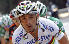 Paolo Bettini in azione sulle strade della Vuelta 2008 (Ap)