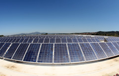 L' impianto fotovoltaico ' Il sole di Vignale' di 15.000 mq. di pannelli fotovoltaici, il piu' grande della Toscana.(Franco Silvi/Ansa)