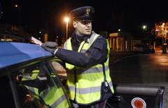 Controlli notturni della Polizia Stradale (Marka)