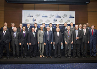 I ministri delle Finanze e i governatori delle banche centrali intervenuti al meeting di Istanbul (Reuters)