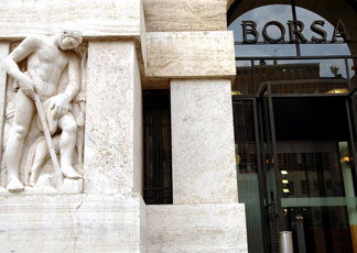 A Milano in calo Mondadori Wall Street accelera al rialzo