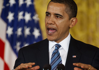 Barack Obama parla nella "East Room" della Casa Bianca il 16 marzo (Afp)