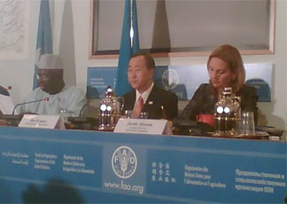 Da sinistra: il direttore generale della Fao Jacques Diouf, il segretario generale dell'Onu Ban Ki-moon e la direttrice esecutiva del Programma alimentare mondiale (Wfp) Josette Sheeran