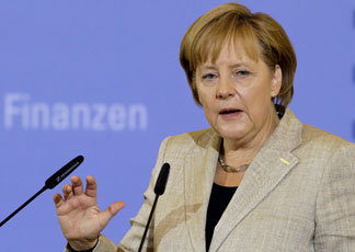 Merkel: faremo tutto il necessario per difendere l'euro. Nella foto la cancelliera tedesca Angela Merkel