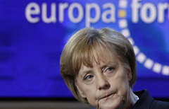 A Berlino parlamento riunito per votare gli aiuti alla Grecia . Nella foto il Cancelliere Angela Merkel (Reuters)