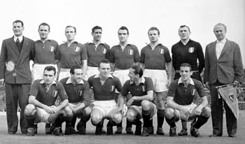 Formazione del Torino del 1949: Castigliano, Ballarin, Rigamonti, Loik, Maroso, Mazzola, Bacigalupo, Menti, Ossola, Martelli, Gabetto (Ansa)