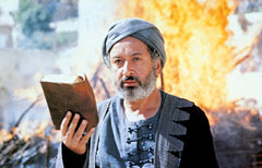 L'attore Nour El-Sherif impersona il filosofo Averro nel film Il destino (1997) del maestro egiziano Youssef Chahine