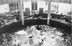 Piazza Fontana, il salone della Banca dell'Agricoltura dopo l'attentato (Ansa)