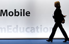 MWC 2010. Applicazioni, servizi, reti: la telefonia mobile cambia faccia (Afp Photo)