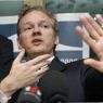 Gli avvocati che tutelano Assange su Internet e in Tribunale 