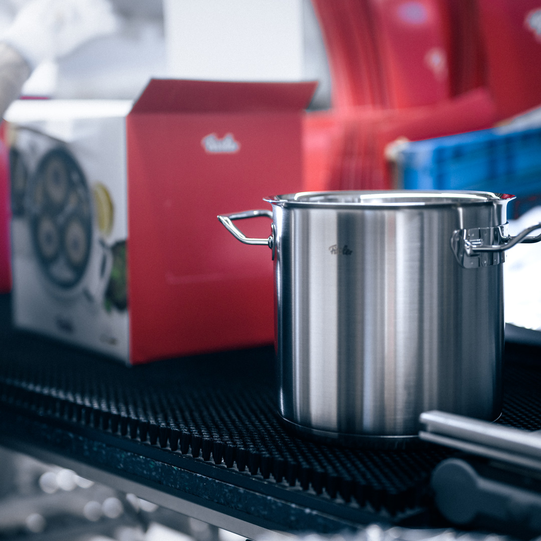 Fissler Circle Green-customer case pot Fissler Circle Green-customer case pot